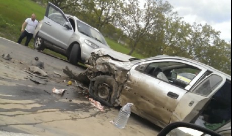 Trei mașini și o motocicletă sunt implicate în accident. Foto: jurnal.md
