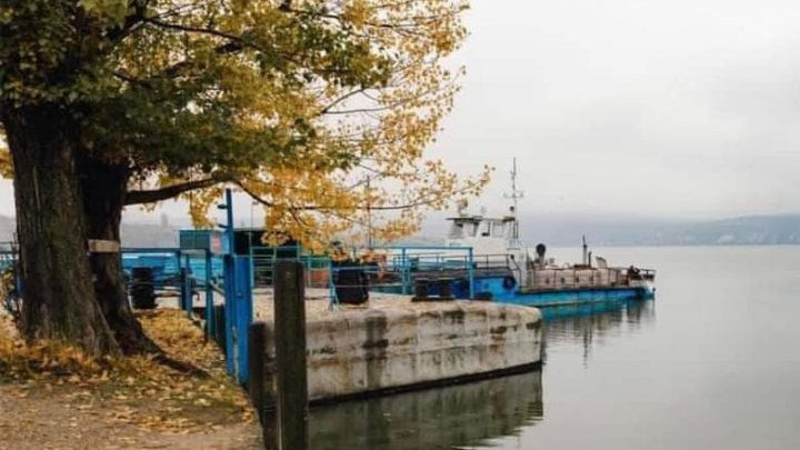 Паром в Маловата возобновил работу.