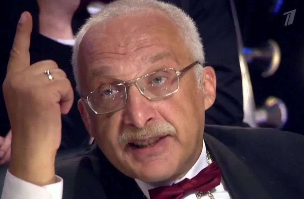 Александр Друзь, которого отстранили от участия в съемках ЧГК из-за скандала о подкупе, уедет в США. 