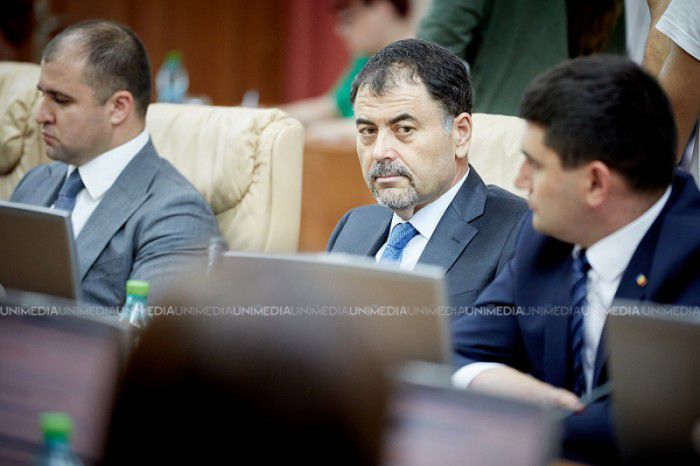 Anatol Șalaru spune că nu vrea să coboare la nivelul lui Igor Dodon. Foto: unimedia.info