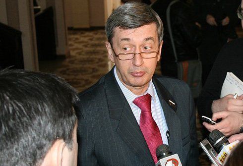 В 2007-2012 гг. Кузьмин занимал пост чрезвычайного и полномочного посла России в Молдове.