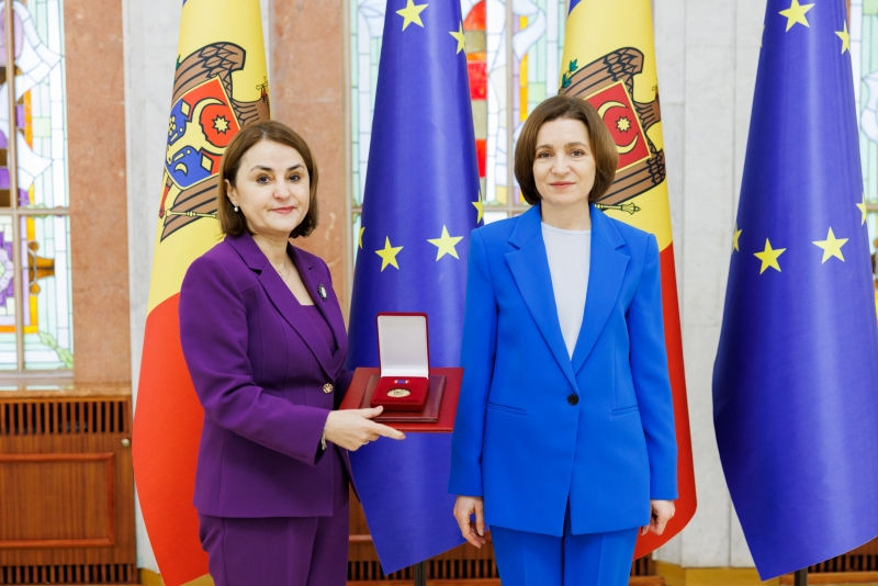 Maia Sandu i-a acordat fostului ministru de Externe al României „Ordinul de Onoare”.
