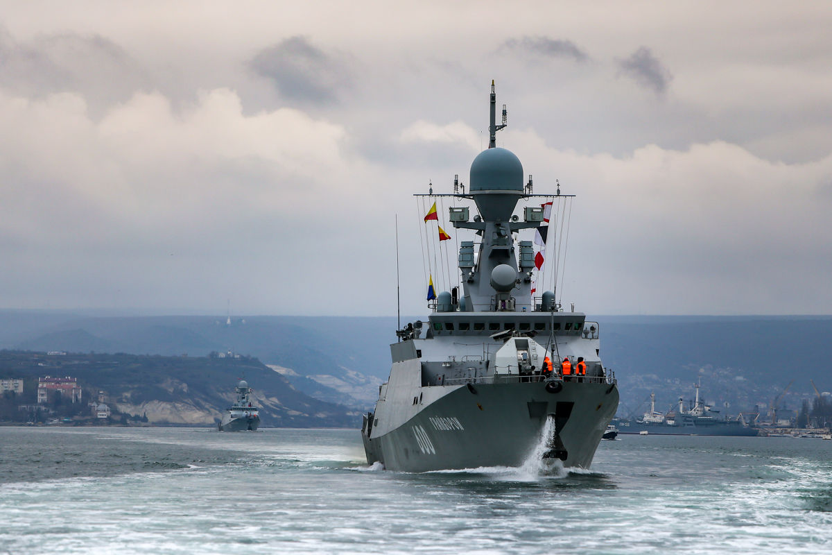 Украинские военные назвали новое количество российских кораблей в Черном море.