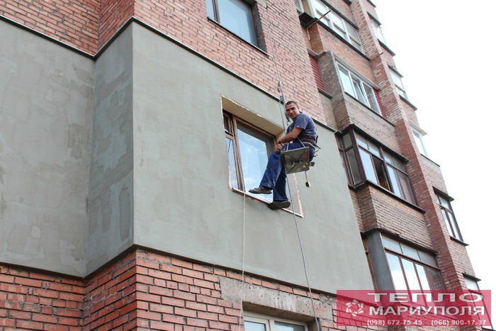 Современная отделка подкупает внешней привлекательностью и превращает скромные многоэтажки в эффектные здания, обеспечивая им достойный фасад и морозоустойчивость.