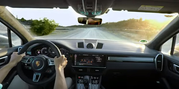 Cамый мощный Porsche Cayenne установил необычный рекорд скорости.