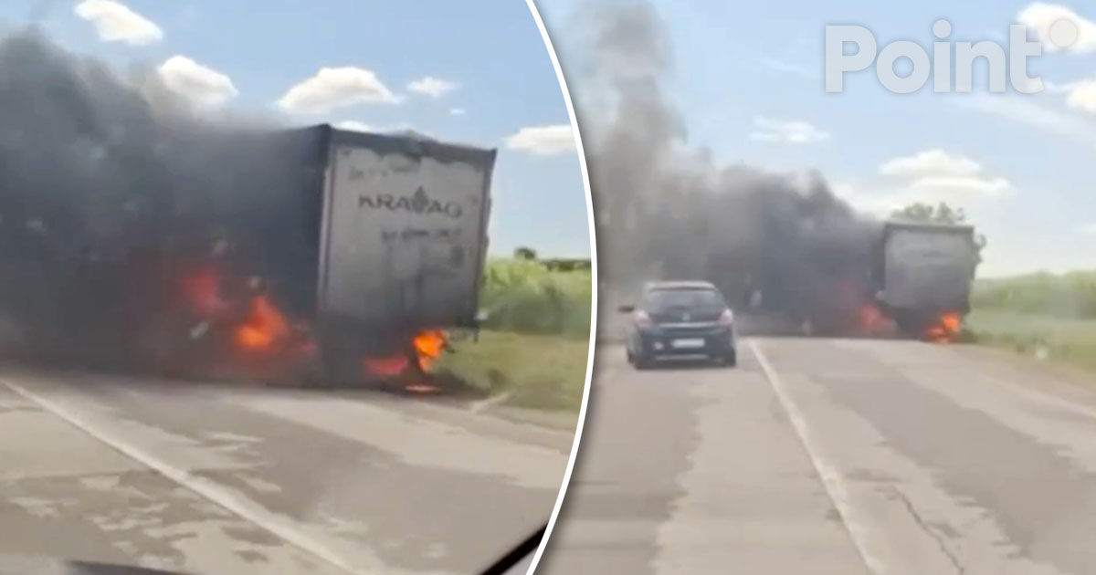 Un camion a luat foc pe o șosea din Fălești.