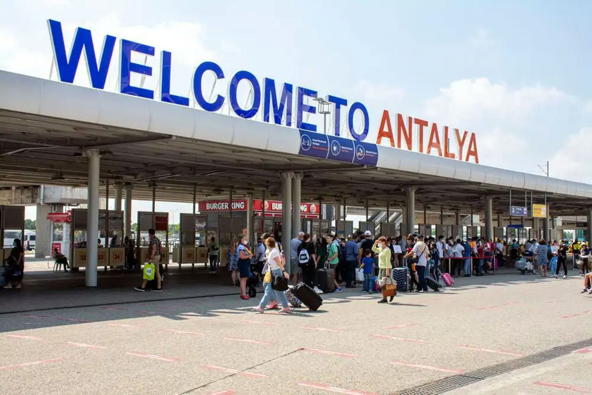 Fiecare al zecelea pasager al Aeroportului Chișinău în luna mai a zburat spre Antalya.