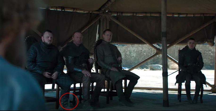 Представители HBO пока не прокомментировали киноляпы.