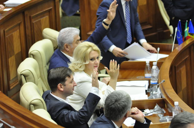 În primele șase luni ale acestui an, deputații au adoptat 171 de legi și hotărâri. Foto: realitatea.md