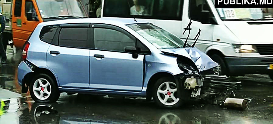 La faţa locului au venit şi părinţii băiatului decedat.