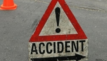 A ajuns la spital cu picioarele zdrobite. Este ghinionul unei femei din capitală, care a încercat să traverseze strada neregulamentar şi a fost lovită în plin de un autobuz de pe linia 19.