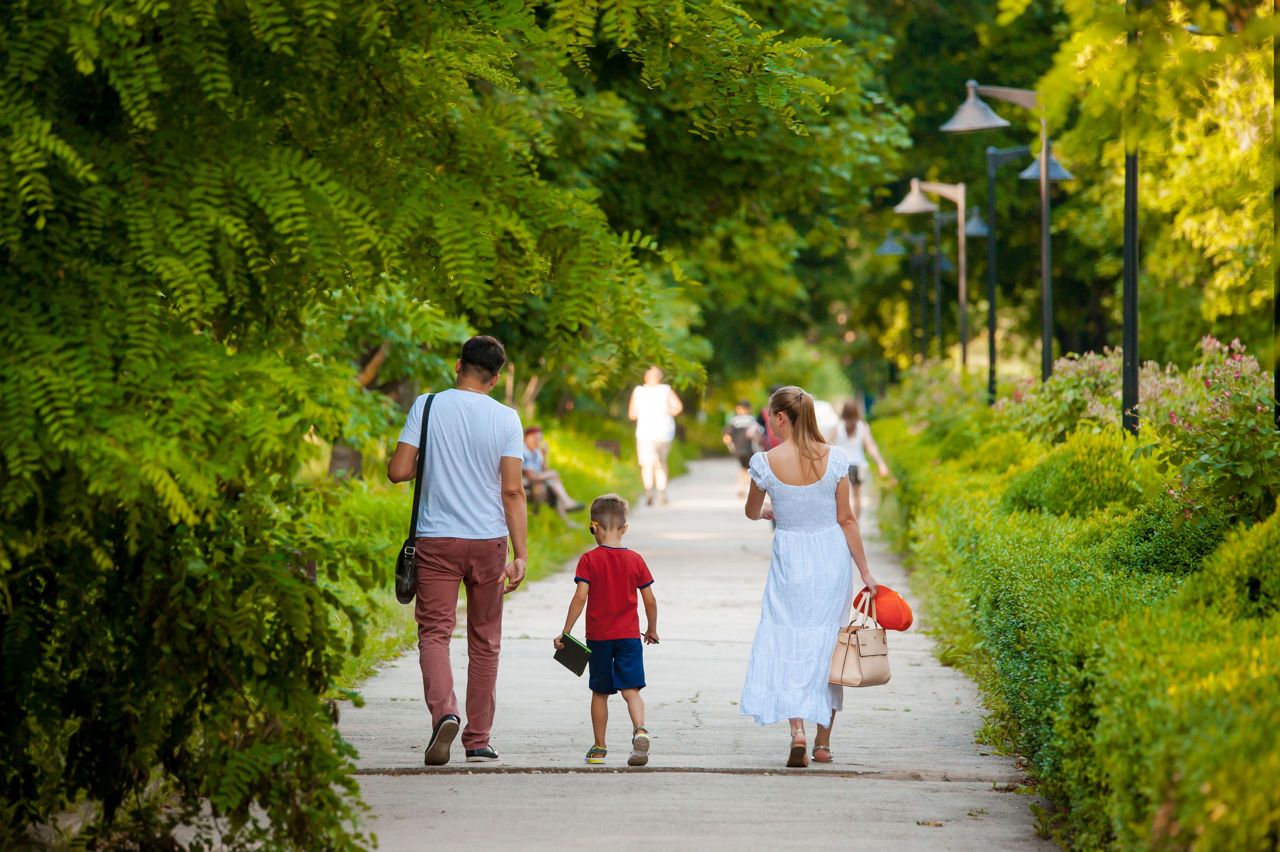 Moldova, lovită de un val de căldură: Temperaturile vor atinge până la +30°C.
