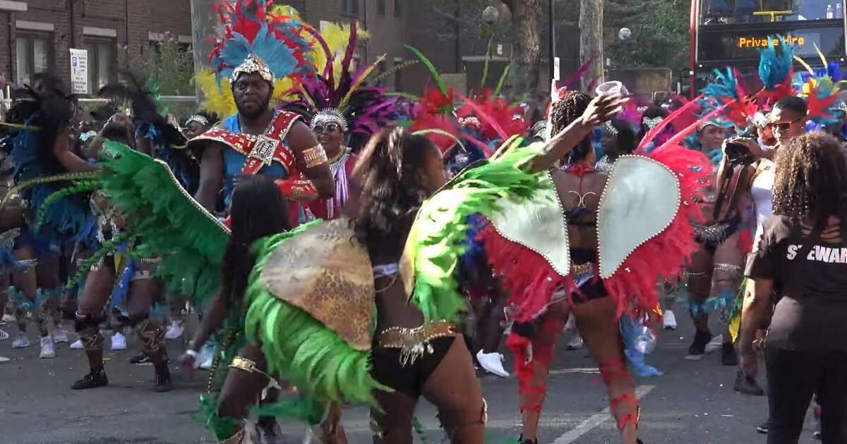 90 de persoane, arestate în Londra după prima zi a carnavalului din Caraibe.