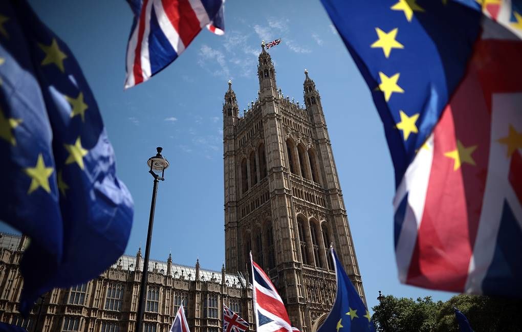 Закон об отсрочке Brexit вступил в силу.