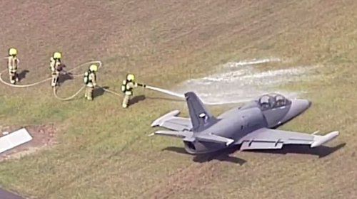 Un avion de mici dimensiuni s-a prăbușit și a luat foc în această dimineață. 