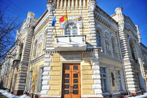 Ajutoare materiale unor persoane în preajma sărbătorilor de Paști