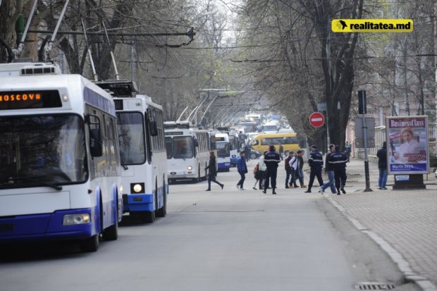 Представители Национального инспектората патрулирования призывает пешеходов и шоферов следовать инструкциям полиции. Фото: realitatea.md