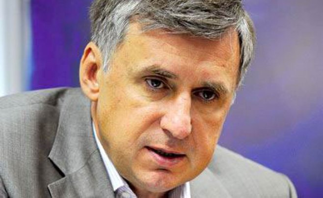 “Vom vedea la ale cui portrete ne vom uita, poporul va decide!”