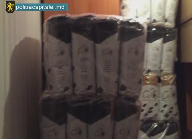 Poliţiştii au depistat peste 30 000 de lei nereflectaţi în evidenţă contabilă. Foto: moldova24.info