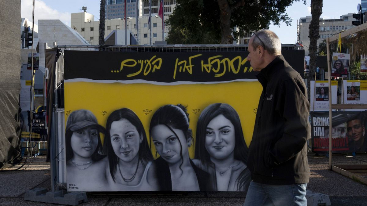 Hamas a eliberat patru ostatice israeliene.