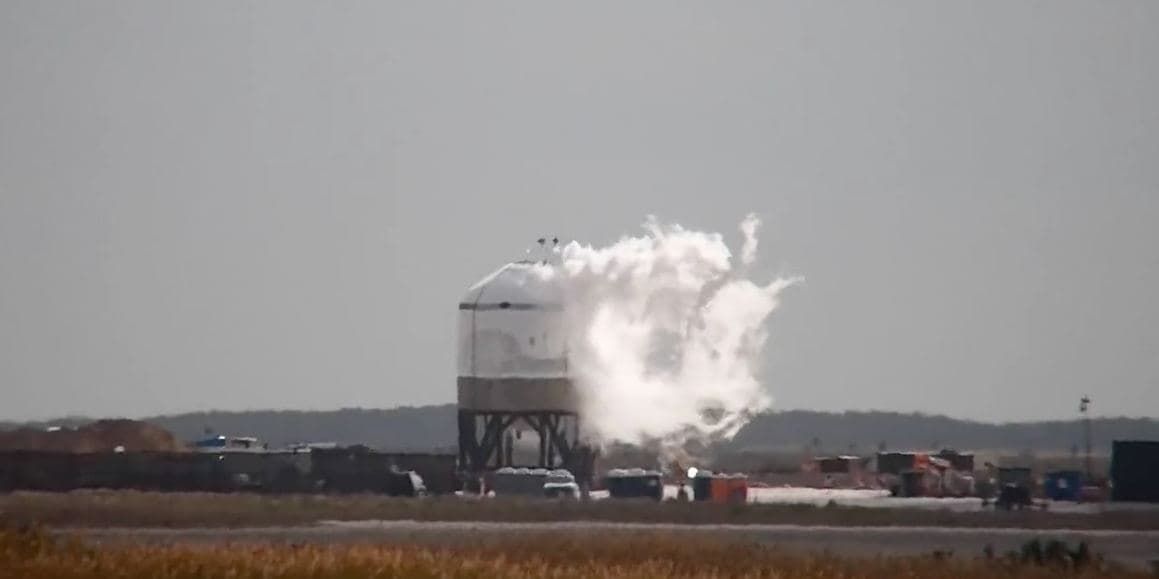 Резервуар с жидким азотом взорвался на базе SpaceX в Техасе.