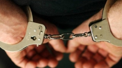 Doi poliţişti, reţinuţi pentru că ar fi cerut mită în valoare de 1.800 de euro.