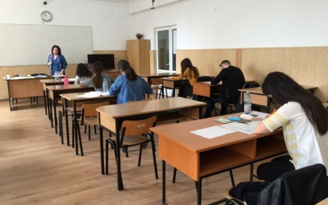 Instituțiile de învățământ, somate să renunțe la camerele de supraveghere