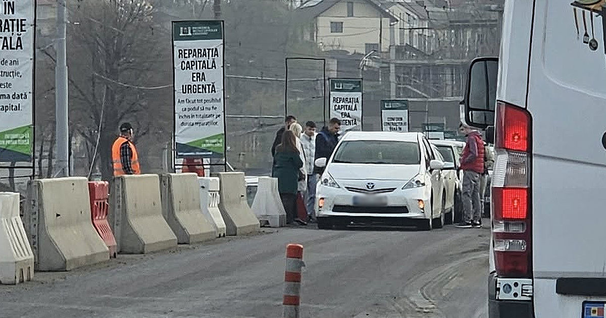 Traficul pe podul Mihai Viteazul, paralizat din cauza unui accident.