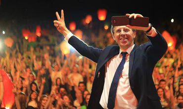 Dorin Chirtoacă a câştigat duminică alegerile pentru Primăria Chişinăului, cu 54,44% din voturi.