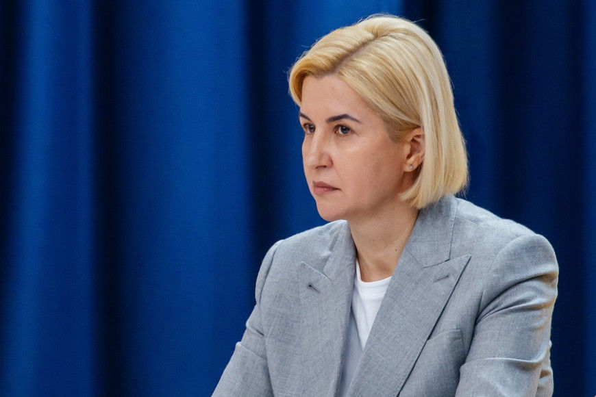 Влах призывает депутатов подписать Декларацию об обеспечении мира в стране.