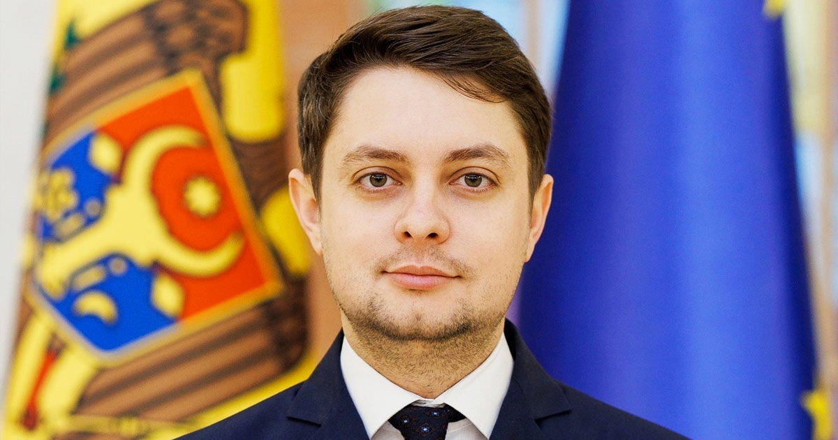 Zaharov: Moscova încearcă să influențeze rezultatul alegerilor din Moldova printr-un decret privind migranții muncitori.