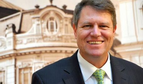 Ieri a mai apărut un sondaj. Probabil ultimul de până la alegerile din 30 noiembrie. Din el ar reieşi că în urma alegerilor ar putea să iasă o alianţă prorusă, iar Facebookul s-a isterizat rapid.