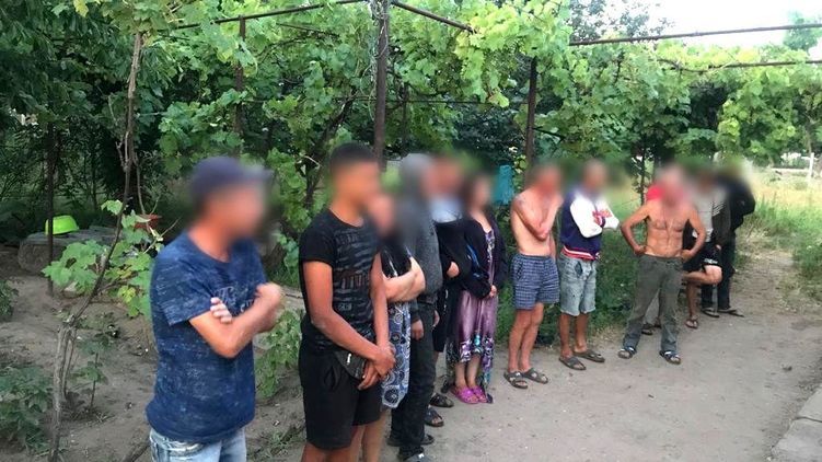 Украинец завел себе рабов и сдавал их в аренду.