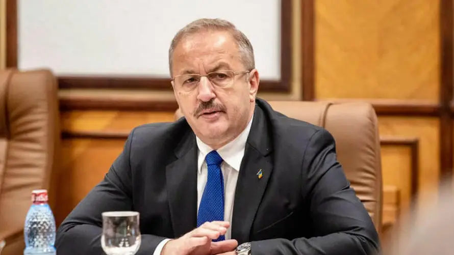 Министр обороны Румынии, выступивший за переговоры по Украине, подал в отставку.