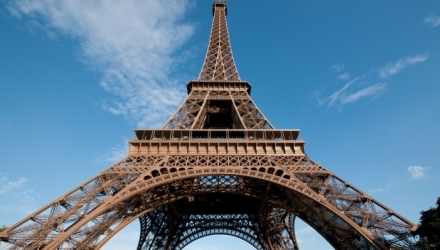 La 125 de ani, Doamna de Fier a Parisului a primit un facelift. Primul etaj al Turnului Eiffel a fost inaugurat, după doi ani de renovări.
