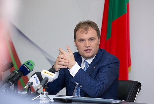 Мы не просим вооруженные силы ПМР защитить нас, мы даже не просим о добровольцах из Приднестровья, мы просим дать нам возможность хотя бы купить у Приднестровской Молдавской республики стрелковое оружие.