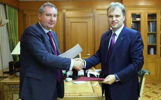 Dmitri Rogozin şi Evgheni Şevciuk. Foto: adevarul.md