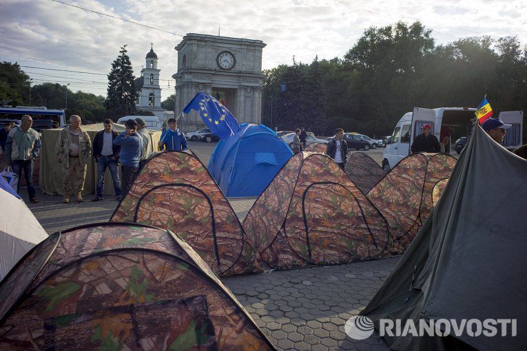 Под вопросом оказалось проведение 27 августа праздничных мероприятий по случаю 25-летия независимости Молдовы. Фото: rian.com.ua