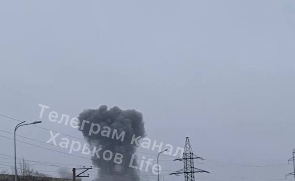 Власти Харькова сообщили об ударе ракетами С-300 по объекту инфраструктуры.