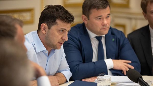 Зеленский ждет от главы Генштаба замены советских стандартов западными.