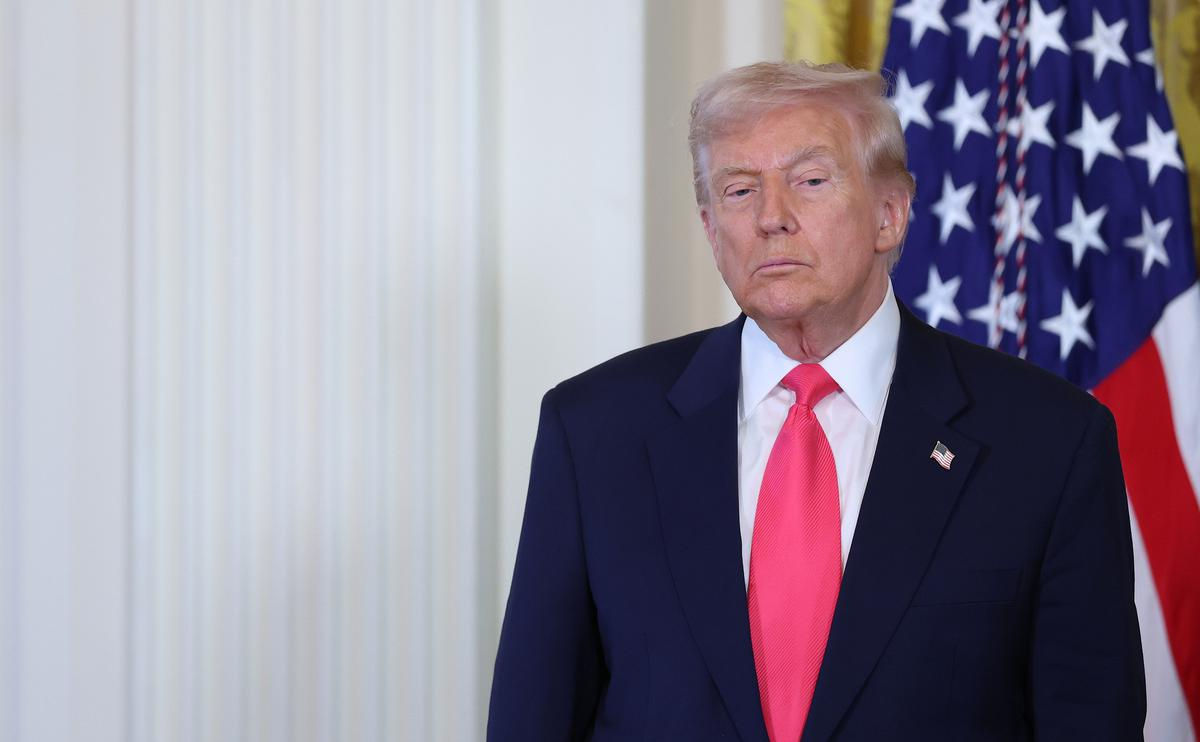 Трамп пригрозил Ирану "действиями" за убийство мирных протестующих.