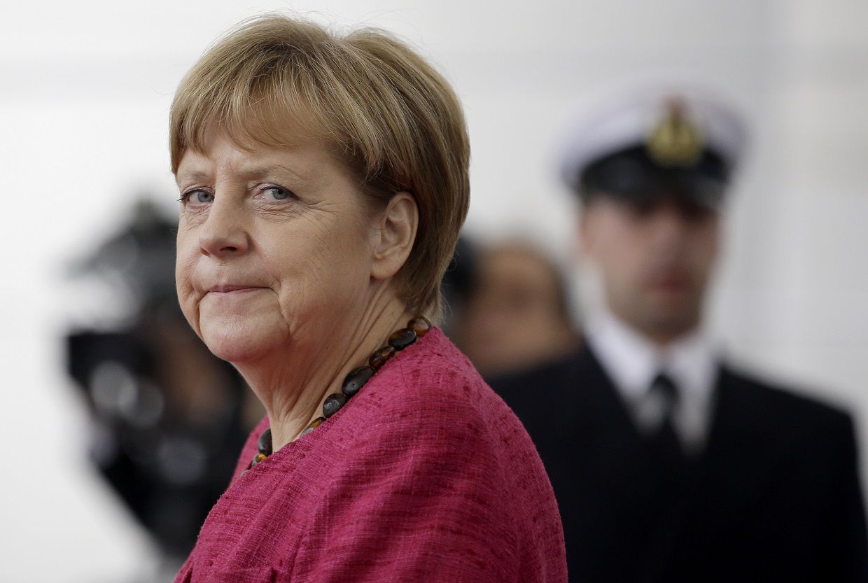 Presa din UE remarcă faptul că rezultatele votului reprezintă un protest împotriva politicii migraţioniste promovată de Angela Merkel.
