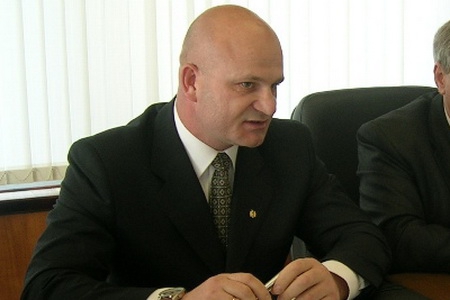 Либерал-демократ Александр Чимбричук инициировал в парламенте поправки, согласно которым вводятся ограничения на установление местными властями налоговых ставок в своих населенных пунктах.