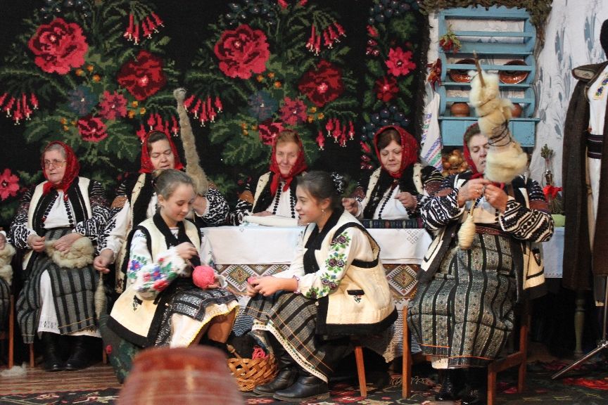 В селе Манта Женский день отпраздновали традиционным "посиделками".