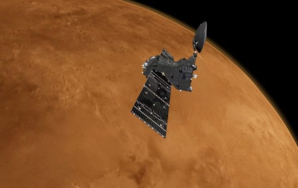 ExoMars прислал первые цветные снимки Марса.