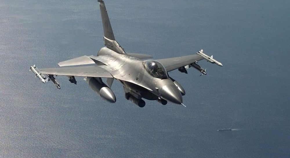 F-16 с искусственным интеллектом успешно провел тренировочный бой в США.
