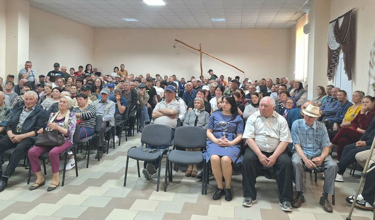 Locuitorii comunei Petrești s-au pronunțat împotriva unificării și cer corectarea datelor recensământului.