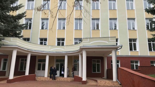 На ремонт больницы в Ворниченах потратили 100 млн леев, но она не работает.