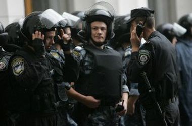 Для групп задержания будут приобретены бронежилеты.