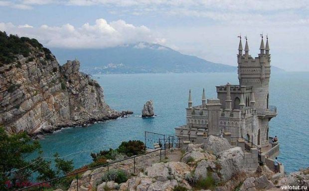 Cetățenii străini nu vor putea intra pe teritoriul Crimeii în calitate de turiști pentru a se odihni la plajele Mării Negre. Foto: velout.ru